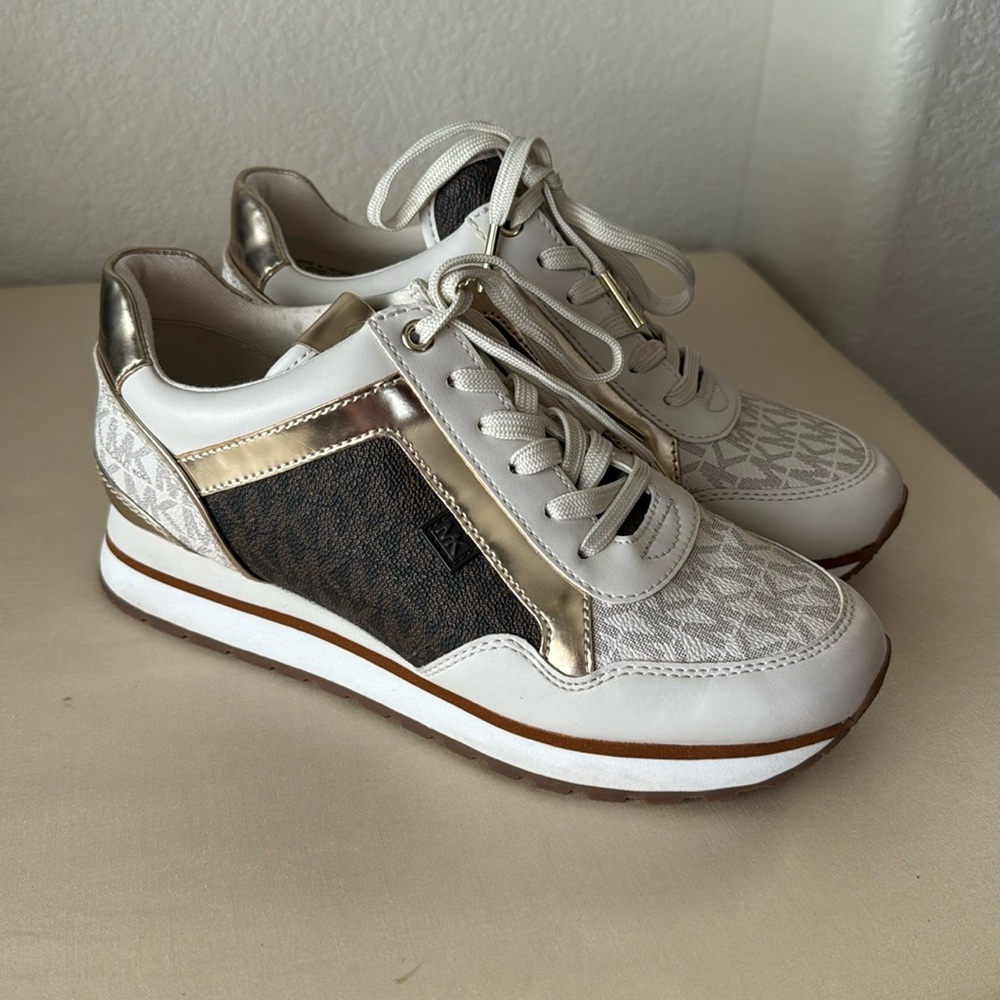 Michael Kors Maddy Two-Tone Logo Trainer. - Picture 3 of 4
